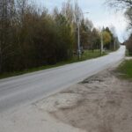 25.04.2021. Leszczyny. Droga, przy której ma powstać nowy chodnik / Wiktor Taszłow / Radio Kielce