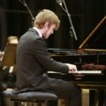 25.04.2021. Kielce. Koncert "Przed wielkim Konkursem Chopinowskim z orkiestrą kameralną Filharmonii Narodowej". Na zdjęciu: Wojciech Kępa / Wiktor Taszłow / Radio Kielce