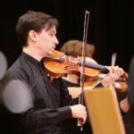 25.04.2021. Kielce. Koncert "Przed wielkim Konkursem Chopinowskim z orkiestrą kameralną Filharmonii Narodowej" / Wiktor Taszłow / Radio Kielce