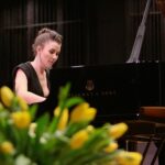 25.04.2021. Kielce. Koncert "Przed wielkim Konkursem Chopinowskim z orkiestrą kameralną Filharmonii Narodowej". Na zdjęciu: Wiktoria Browarek / Wiktor Taszłow / Radio Kielce