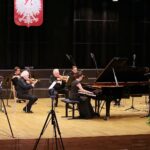 25.04.2021. Kielce. Koncert "Przed wielkim Konkursem Chopinowskim z orkiestrą kameralną Filharmonii Narodowej" / Wiktor Taszłow / Radio Kielce