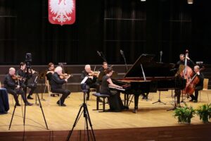 25.04.2021. Kielce. Koncert "Przed wielkim Konkursem Chopinowskim z orkiestrą kameralną Filharmonii Narodowej" / Wiktor Taszłow / Radio Kielce