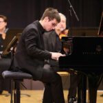 25.04.2021. Kielce. Koncert "Przed wielkim Konkursem Chopinowskim z orkiestrą kameralną Filharmonii Narodowej". Na zdjęciu: Michał Kulbacki / Wiktor Taszłow / Radio Kielce