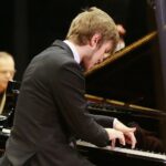 25.04.2021. Kielce. Koncert "Przed wielkim Konkursem Chopinowskim z orkiestrą kameralną Filharmonii Narodowej". Na zdjęciu: Wojciech Kępa / Wiktor Taszłow / Radio Kielce