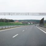 26.04.2021. Cedzyna. Droga S74. Dojazd do ronda / Wiktor Taszłow / Radio Kielce