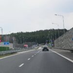 26.04.2021. Cedzyna. Droga S74. Dojazd do ronda / Wiktor Taszłow / Radio Kielce