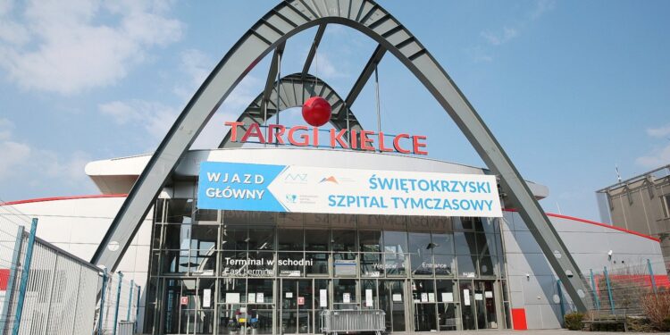 27.03.2021. Kielce. Szpital tymczasowy w Targach Kielce / Wiktor Taszłow / Radio Kielce