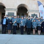 28.04.2021. Kielce. Prezentacja Marszałkowskiej Orkiestry Dętej Województwa Świętokrzyskiego. Na zdjęciu: Jacek Sabat - dyrektor Wojewódzkiego Domu Kultury w Kielcach, Mariusz Bodo - sekretarz województwa świętokrzyskiego, Renata Janik - wicemarszałek województwa świętokrzyskiego, Andrzej Bętkowski - marszałek województwa świętokrzyskiego i Magdalena Kusztal - dyrektor Departamentu Kultury i Dziedzictwa Narodowego w Urzędzie Marszałkowskim Województwa Świętokrzyskiego w towarzystwie Marszałkowskiej Orkiestry Dętej Województwa Świętokrzyskiego / Wiktor Taszłow / Radio Kielce