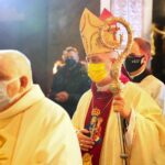 01.04.2021. Kielce. Msza Wieczerzy Pańskiej. Na zdjęciu (w środku): bp Jan Piotrowski - ordynariusz diecezji kieleckiej / WiktorTaszłow / Radio Kielce