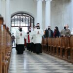 02.04.2021. Święty Krzyż. Liturgia Męki Pańskiej / Wiktor Taszłow / Radio Kielce