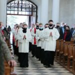 02.04.2021. Święty Krzyż. Liturgia Męki Pańskiej / Wiktor Taszłow / Radio Kielce