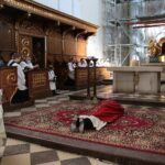 02.04.2021. Święty Krzyż. Liturgia Męki Pańskiej / Wiktor Taszłow / Radio Kielce