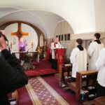 02.04.2021. Święty Krzyż. Kaplica zakonna Misjonarzy Oblatów Maryi Niepokalanej. Nabożeństwo drogi krzyżowej pod przewodnictwem biskupa sandomierskiego Krzysztofa Nitkiewicza / Wiktor Taszłow / Radio Kielce