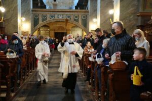 03.04.2021. Kielce. Święcenie pokarmów w katedrze / Wiktor Taszłow / Radio Kielce