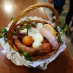 03.04.2021. Kielce. Święcenie pokarmów w katedrze / Wiktor Taszłow / Radio Kielce