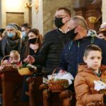 03.04.2021. Kielce. Święcenie pokarmów w katedrze / Wiktor Taszłow / Radio Kielce