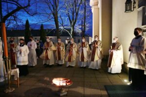 03.04.2021 Kielce. Katedra. Liturgia Wigilii Paschalnej / Wiktor Taszłow / Radio Kielce