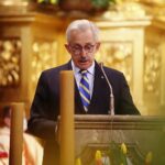 03.04.2021 Kielce. Katedra. Liturgia Wigilii Paschalnej. Na zdjęciu: profesor Stanisław Góźdź – dyrektor Świętokrzyskiego Centrum Onkologii / Wiktor Taszłow / Radio Kielce