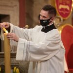 03.04.2021 Kielce. Katedra. Liturgia Wigilii Paschalnej / Wiktor Taszłow / Radio Kielce