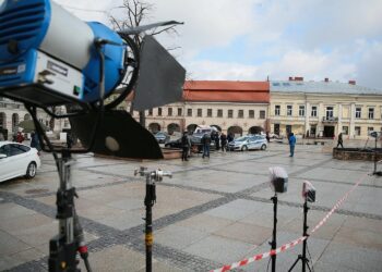 07.04.2021. Kielce. Zdjęcia do spektaklu teatru telewizji zatytułowanego „Zakładnicy” / Wiktor Taszłow / Radio Kielce