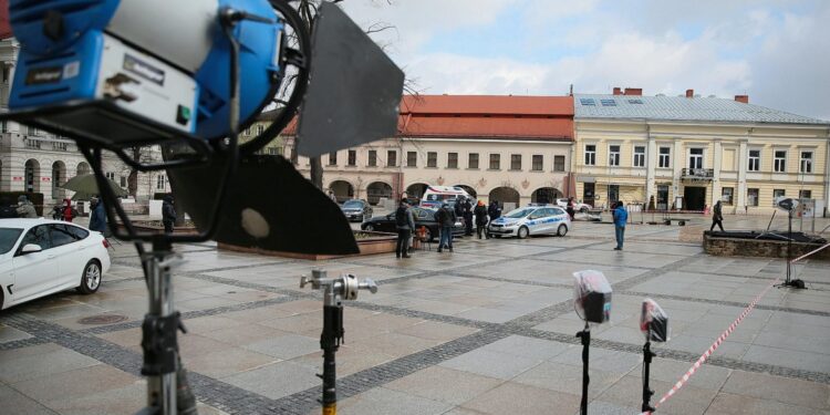 07.04.2021. Kielce. Zdjęcia do spektaklu teatru telewizji zatytułowanego „Zakładnicy” / Wiktor Taszłow / Radio Kielce