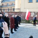10.04.2021. Kielce. Uroczystości upamiętniające 11. rocznicę katastrofy smoleńskiej. Na zdjęciu od lewej: Tadeusz Kozior - radny rady miasta, Krzysztof Słoń - senator PiS, Krzysztof Lipiec - poseł PiS, Marek Kwitek - poseł PiS, Mirosław Gębski - starosta kielecki / Wiktor Taszłow / Radio Kielce