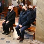 10.04.2021. Kielce. Uroczystości upamiętniające 11. rocznicę katastrofy smoleńskiej. Na zdjęciu Krzysztof Lipiec - poseł PiS, Marek Kwitek - poseł PiS, Zbigniew Koniusz - wojewoda świętokrzyski / Wiktor Taszłow / Radio Kielce