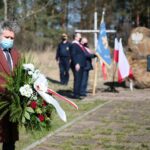 10.04.2021. Kielce. Uroczystości upamiętniające 11. rocznicę katastrofy smoleńskiej. Na zdjęciu (z lewej): Krzysztof Słoń - senator / Wiktor Taszłow / Radio Kielce