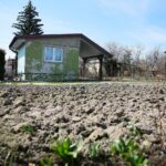 11.04.2021. Kielce. Wiosna na ogródkach działkowych / Wiktor Taszłow / Radio Kielce