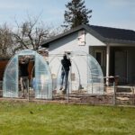 11.04.2021. Kielce. Wiosna na ogródkach działkowych / Wiktor Taszłow / Radio Kielce