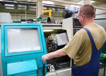 Centrum Produkcyjne Pneumatyki "PREMA" S.A. w Kielcach / Wiktor Taszłow / Radio Kielce