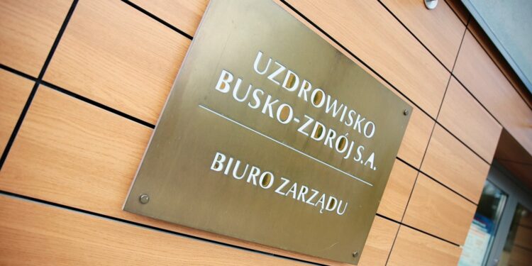 Uzdrowisko Busko-Zdrój. Biuro zarządu / Fot. Wiktor Taszłow - Radio Kielce