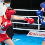 14.04.2021. Kielce. Młodzieżowe Mistrzostwa Świata Kobiet i Mężczyzn w Boksie. Na zdjęciu: Julia Szeremeta (Polska; czerwony strój) vs. Bojana Gojkovic (Czarnogóra; niebieski strój) / Wiktor Taszłow / Radio Kielce