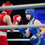 14.04.2021. Kielce. Młodzieżowe Mistrzostwa Świata Kobiet i Mężczyzn w Boksie. Na zdjęciu: Julia Szeremeta (Polska; czerwony strój) vs. Bojana Gojkovic (Czarnogóra; niebieski strój) / Wiktor Taszłow / Radio Kielce