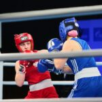 14.04.2021. Kielce. Młodzieżowe Mistrzostwa Świata Kobiet i Mężczyzn w Boksie. Na zdjęciu: Julia Szeremeta (Polska; czerwony strój) vs. Bojana Gojkovic (Czarnogóra; niebieski strój) / Wiktor Taszłow / Radio Kielce