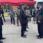 25.05.2021. Sandomierz. Powiatowe uroczystości z okazji Dnia Strażaka. Na zdjęciu (od lewej): st. kpt Piotr Krytusa - komendant powiatowy PSP w Sandomierzu, st. bryg. Grzegorz Rajca - zastępca komendanta wojewódzkiego PSP w Kielcach, Bolesław Gradziński - prezes zarządu oddziału powiatowego OSP w Sandomierzu / Grażyna Szlęzak-Wójcik / Radio Kielce