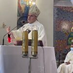 16.05.2021. Dwikozy. 80 lat parafii pw. św. Andrzeja Boboli. Msza pod przewodnictwem biskupa diecezji sandomierskiej Krzysztofa Nitkiewicza / Grażyna Szlęzak-Wójcik / Radio Kielce