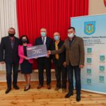 05.05.2021 Kunów.  Na zdjęciu od lewej: Piotr Bek – przewodniczący rady gminy, Jadwiga Banasik – radna, Lech Łodej – burmistrz Kunowa, Wacław Klepacz – sołtys Janika, Cezary Szwajda - radny / Emilia Sitarska / Radio Kielce