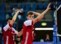 Środkowy reprezentacji Polski Mateusz Bieniek (z prawej) / Polski Związek Piłki Siatkowej
