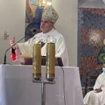 16.05.2021. Dwikozy. 80 lat parafii pw. św. Andrzeja Boboli. Msza pod przewodnictwem biskupa diecezji sandomierskiej Krzysztofa Nitkiewicza / Grażyna Szlęzak-Wójcik / Radio Kielce