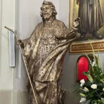 16.05.2021. Dwikozy. 80 lat parafii pw. św. Andrzeja Boboli. Na zdjęciu: figura św. Andrzeja Boboli / Grażyna Szlęzak-Wójcik / Radio Kielce