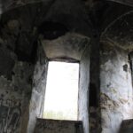 02.05.2021. Podzamcze Piekoszowskie. Ruiny pałacu Tarłów / Marcin Marszałek / Radio Kielce