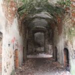 02.05.2021. Podzamcze Piekoszowskie. Ruiny pałacu Tarłów / Marcin Marszałek / Radio Kielce