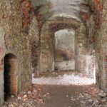 02.05.2021. Podzamcze Piekoszowskie. Ruiny pałacu Tarłów / Marcin Marszałek / Radio Kielce