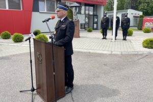 25.05.2021. Sandomierz. Powiatowe uroczystości z okazji Dnia Strażaka. Na zdjęciu: st. bryg. Grzegorz Rajca - zastępca komendanta wojewódzkiego PSP w Kielcach / Grażyna Szlęzak-Wójcik / Radio Kielce