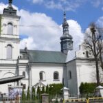 Powiat włoszczowski. Ścieżki rowerowe. Kościół we Włoszczowie / Starostwo Powiatowe we Włoszczowie