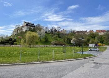 10.05.2021. Sandomierz. Miejsce na parking od strony ulicy Browarnej / Grażyna Szlęzak-Wójcik / Radio Kielce