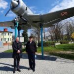 07.05.2021. Na zdjęciu (od lewej): Włodzimierz Badurak - burmistrz Pińczowa i  Józef Zając - senator RP, doktor habilitowany, profesor Państwowej Wyższej Szkoły Zawodowej w Chełmie, pełniący funkcję prorektora do spraw rozwoju. / pinczow.com.pl