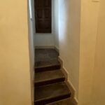 06.05.2021. Daleszyce. Parafia św. Michała Archanioła. Wejście do wieży będącej najstarszą częścią kościoła / Marlena Płaska / Radio Kielce