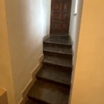 06.05.2021. Daleszyce. Parafia św. Michała Archanioła. Wejście do wieży będącej najstarszą częścią kościoła / Marlena Płaska / Radio Kielce